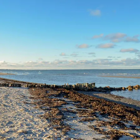 Beautiful In Glesborg With Kitchen Fjellerup Strand